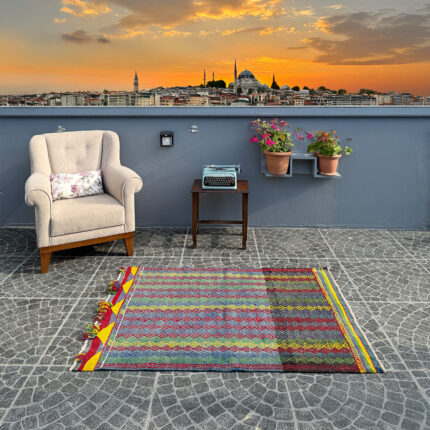 Vintage Kilim Rug - 3.41x4.76 ft nomarugs 1