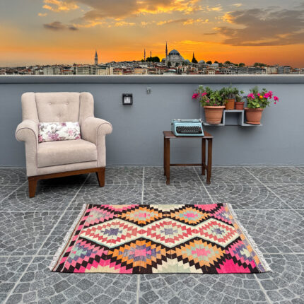 Vintage Handwoven Denizli Kilim 2.79x3.74 nomarugs 1
