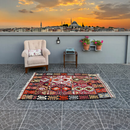 Vintage Kilim Rug – 4.27x6.07 ft nomarugs 1